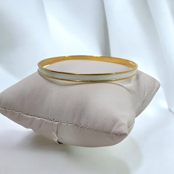 Napier Gold Tone & White Enamel Vintage Bangle Bracelet 2.5" Wide - Picture 3 of 6